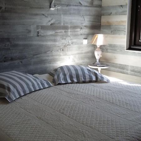 A Clair Matin Apartment Estang Exterior foto